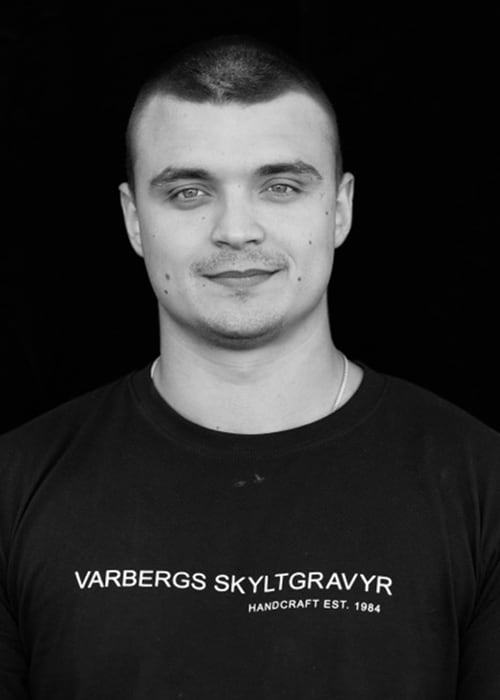 Thimoty Thorvald, Varbergs Skyltgravyr